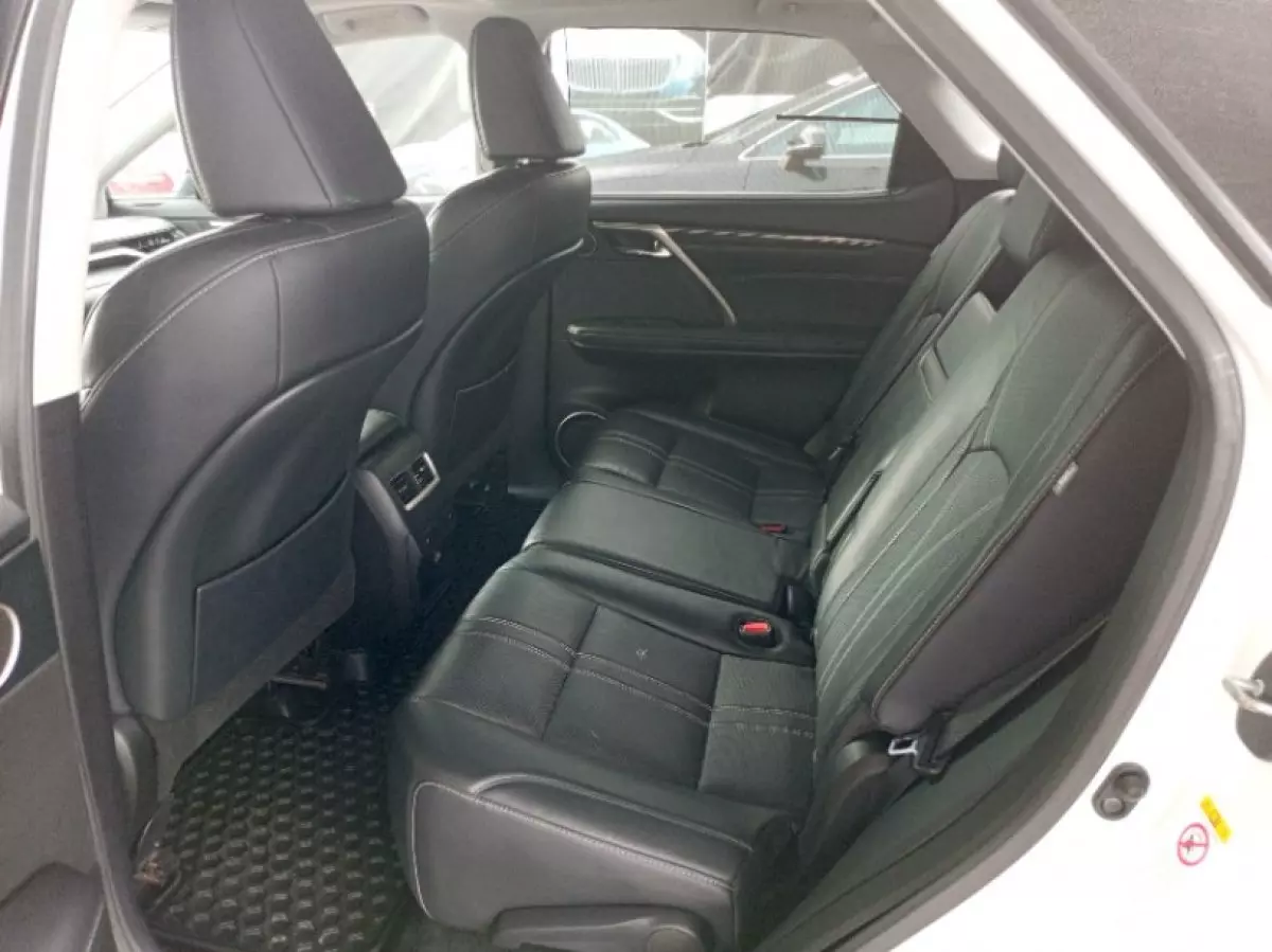 interiorBack