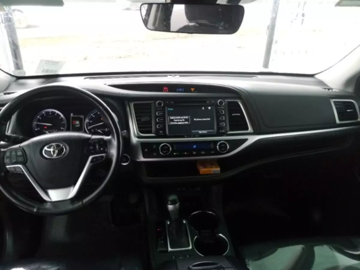 interiorFront