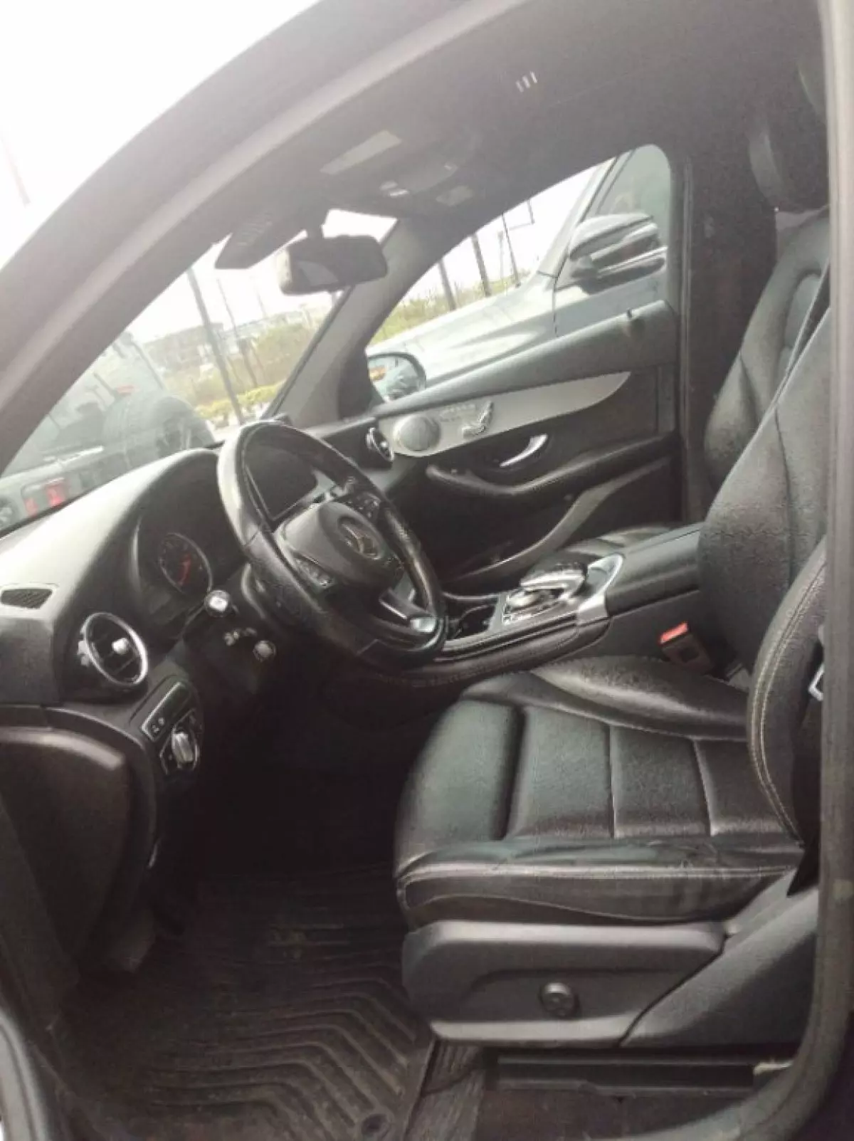 interiorFront
