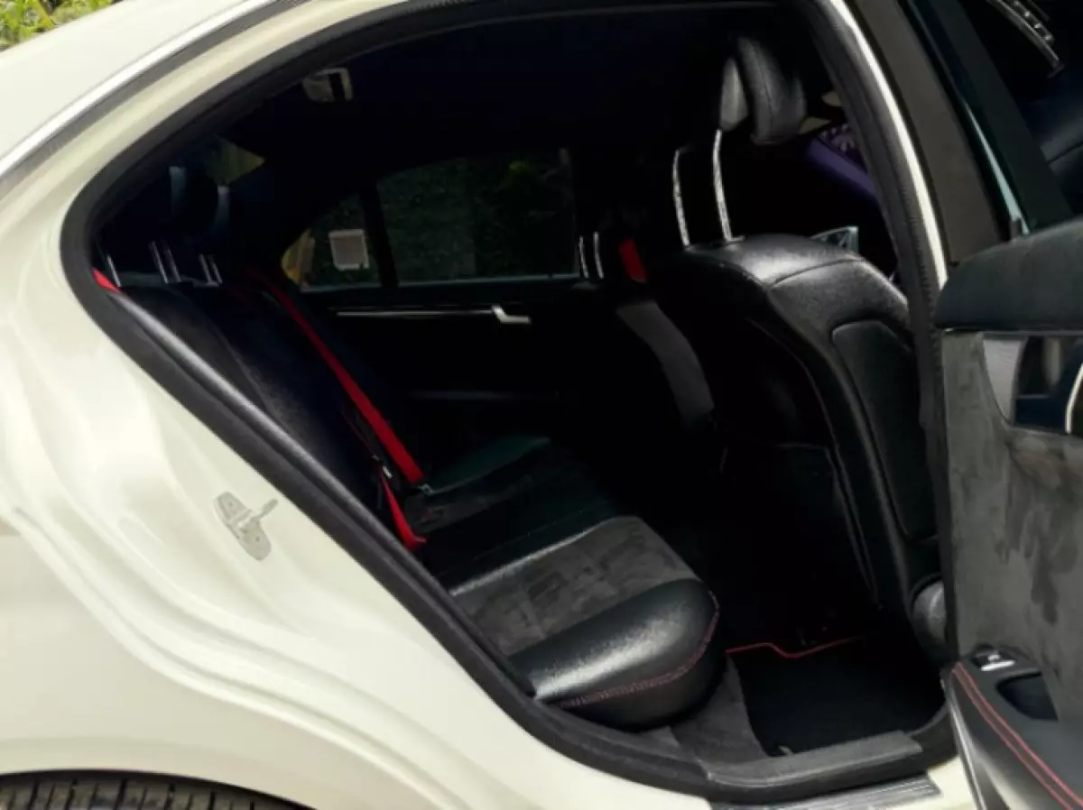 interiorBack