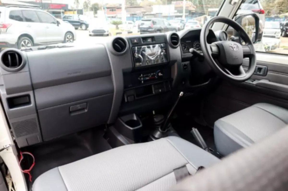 interiorFront