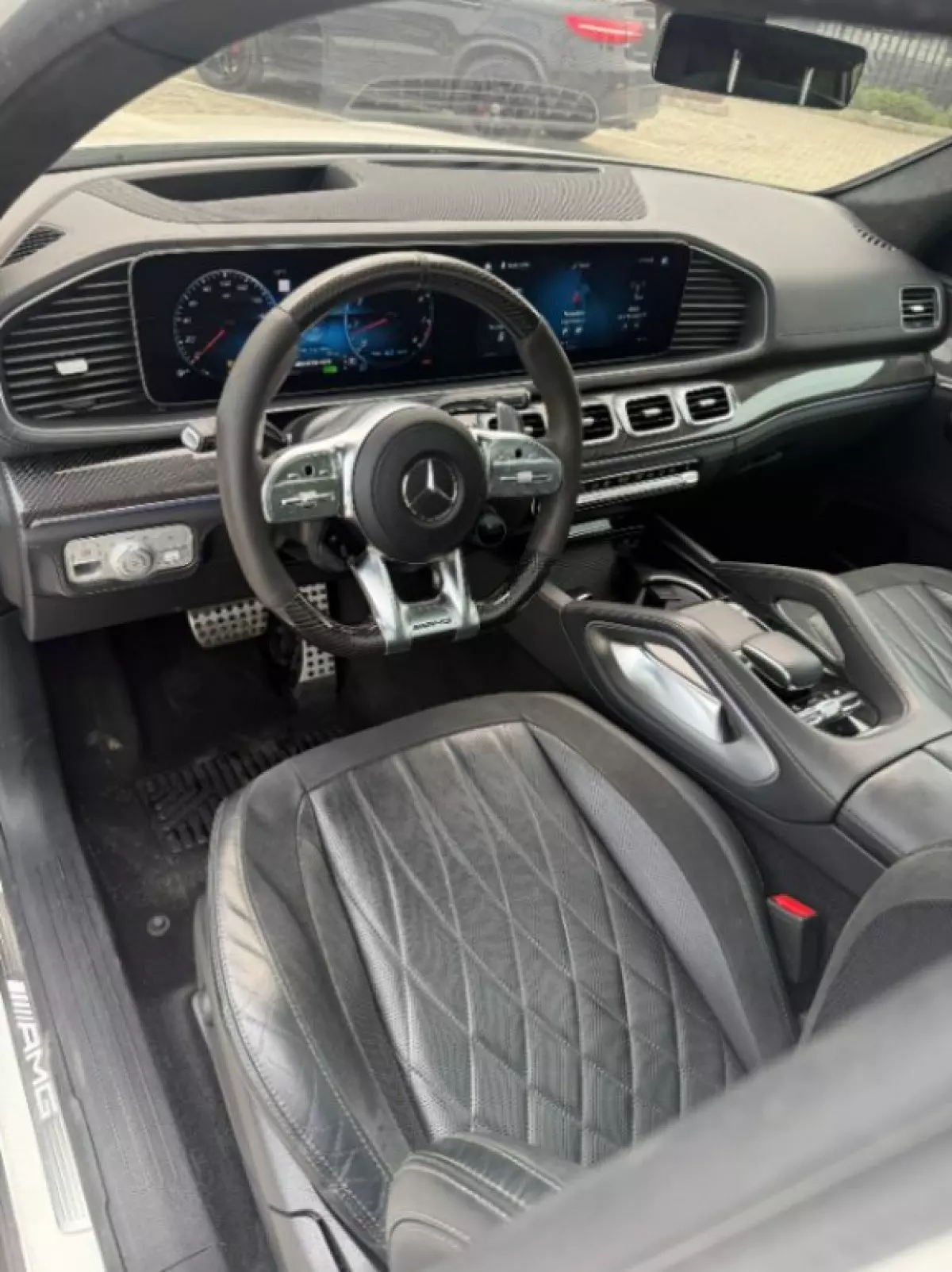 interiorFront