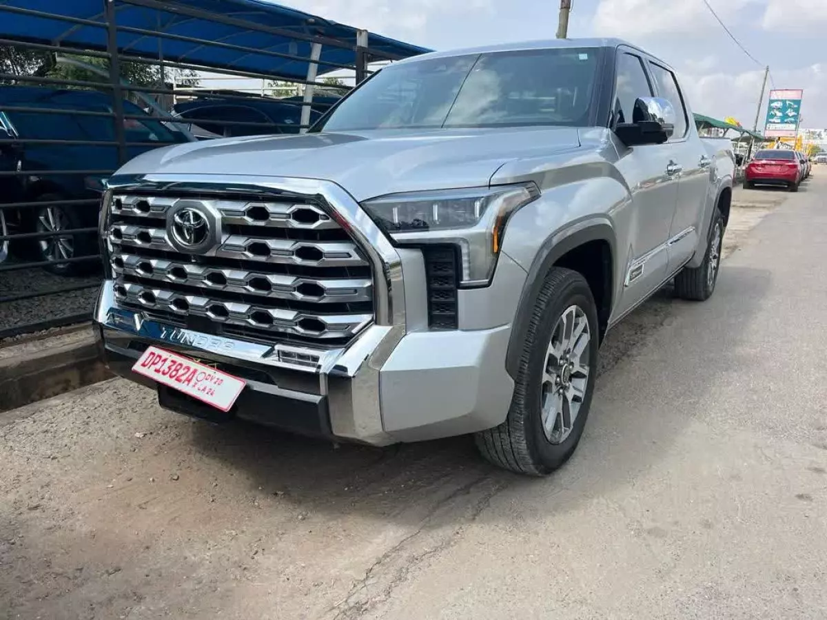 Toyota Tundra - 2022