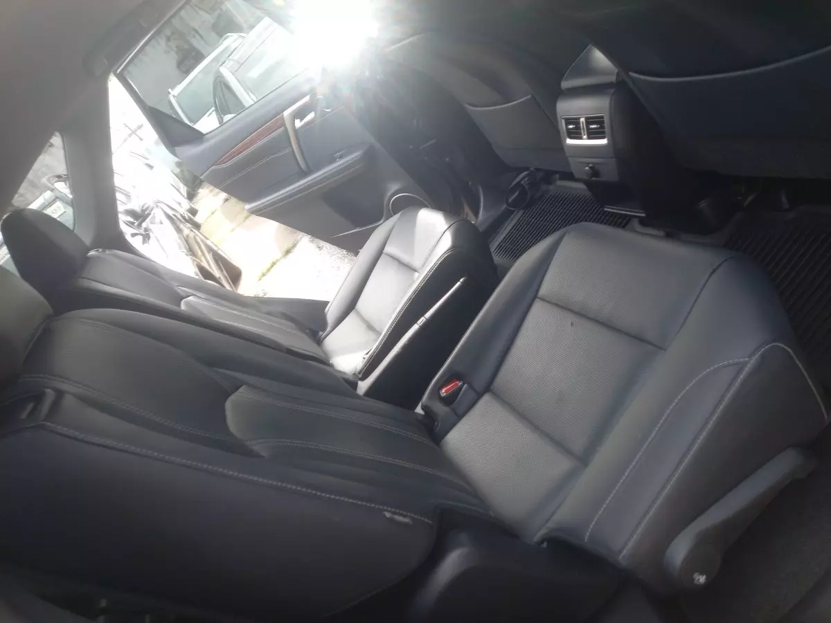 sideInterior