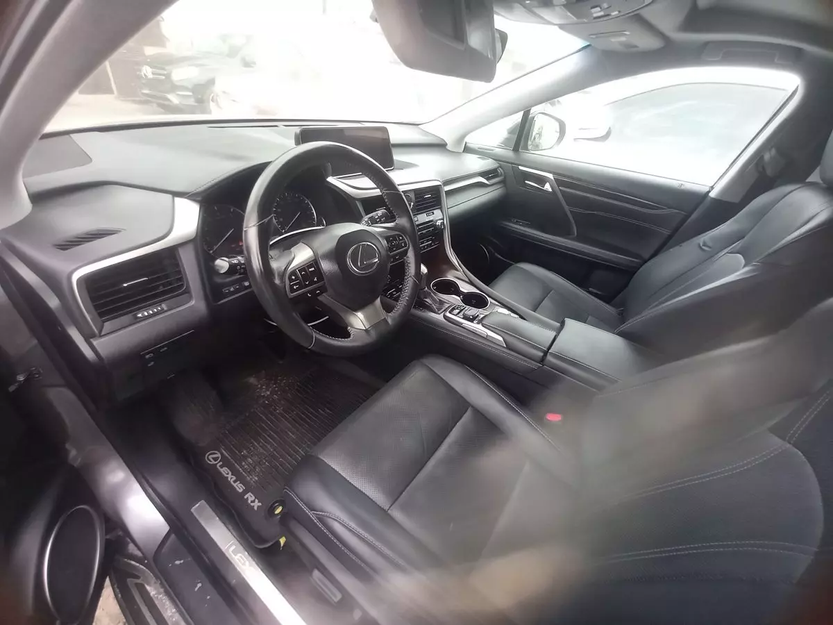 interiorRear