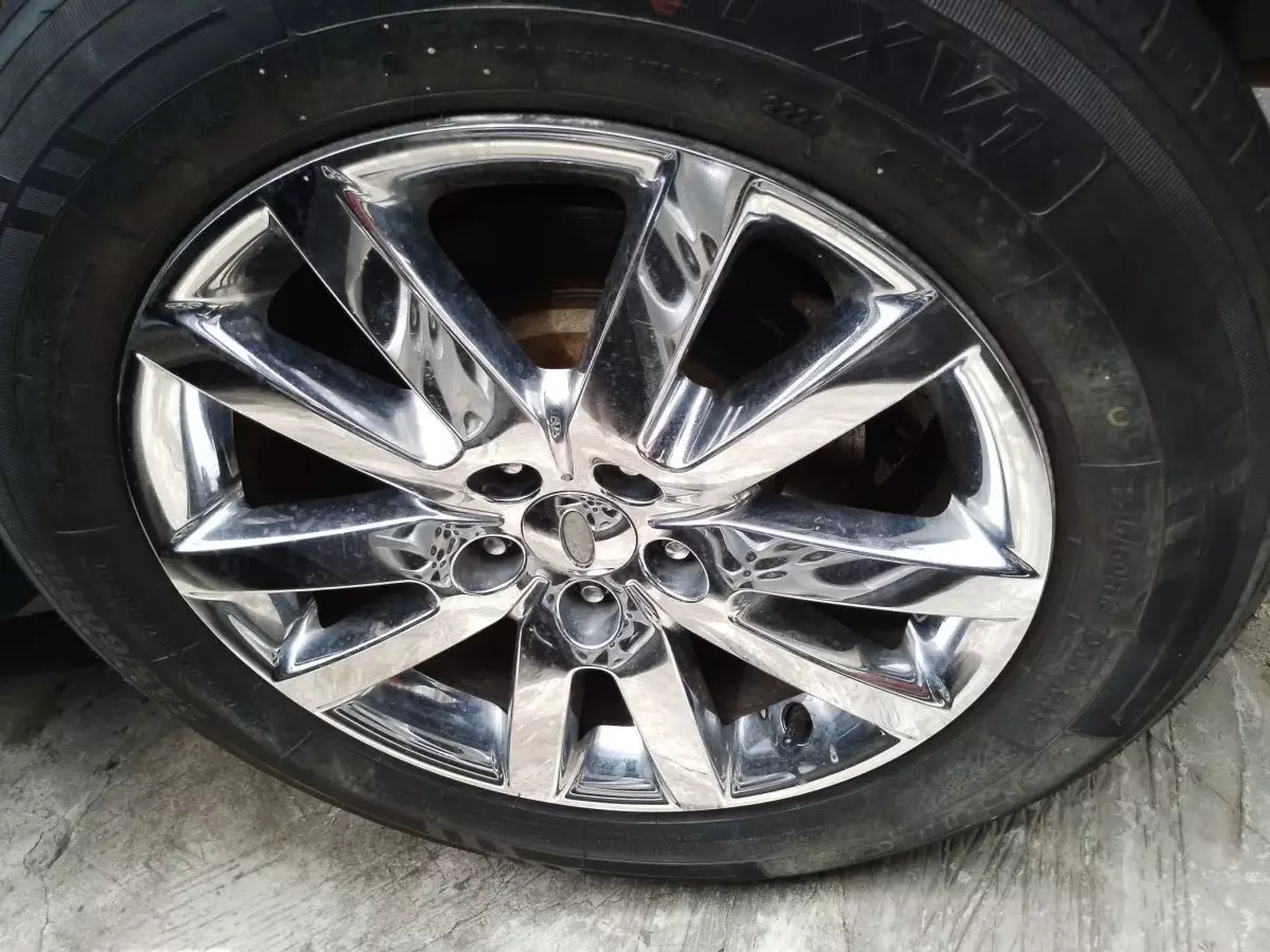 tyre1