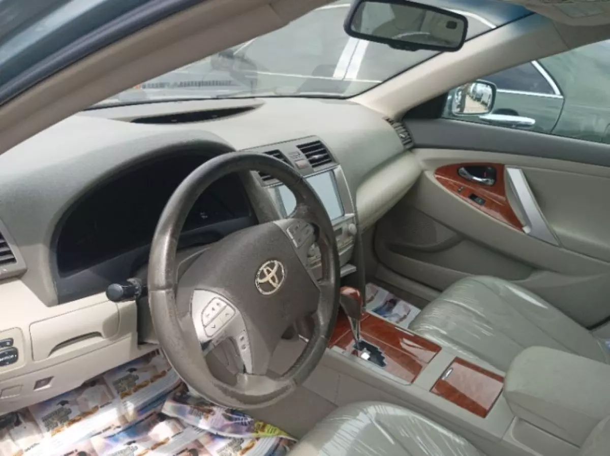 interiorFront