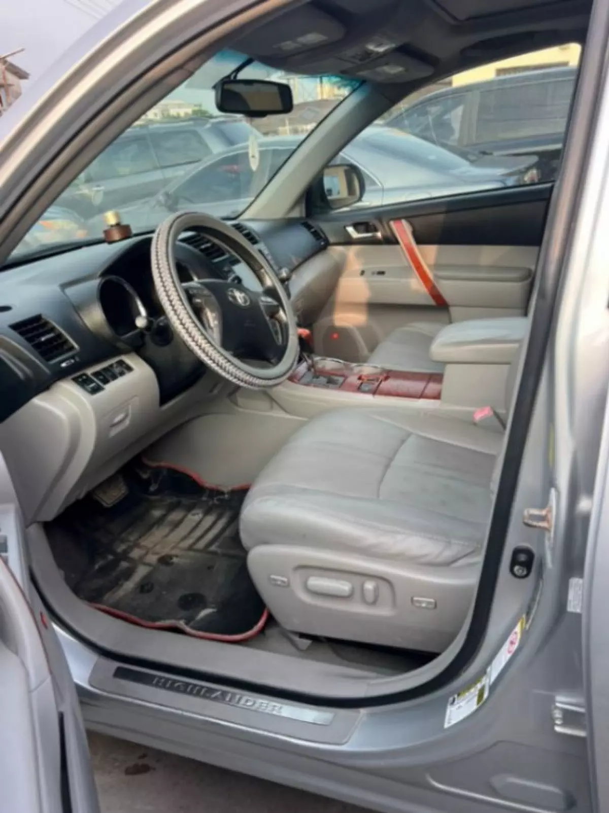 interiorFront