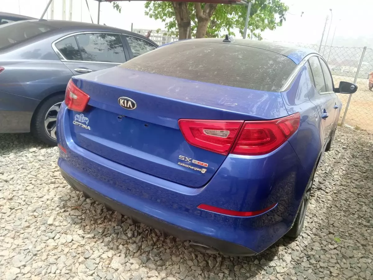 car Right Back