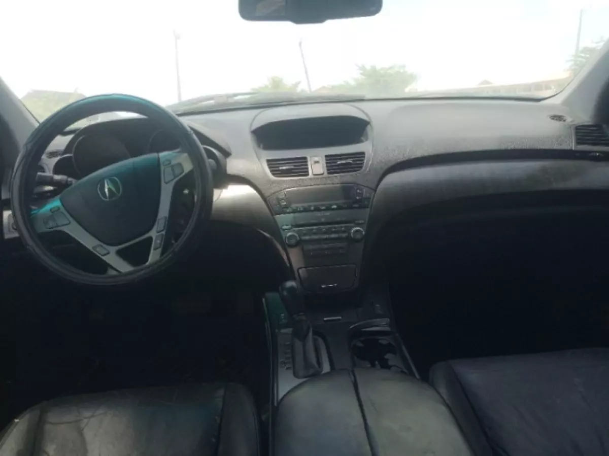 interiorFront
