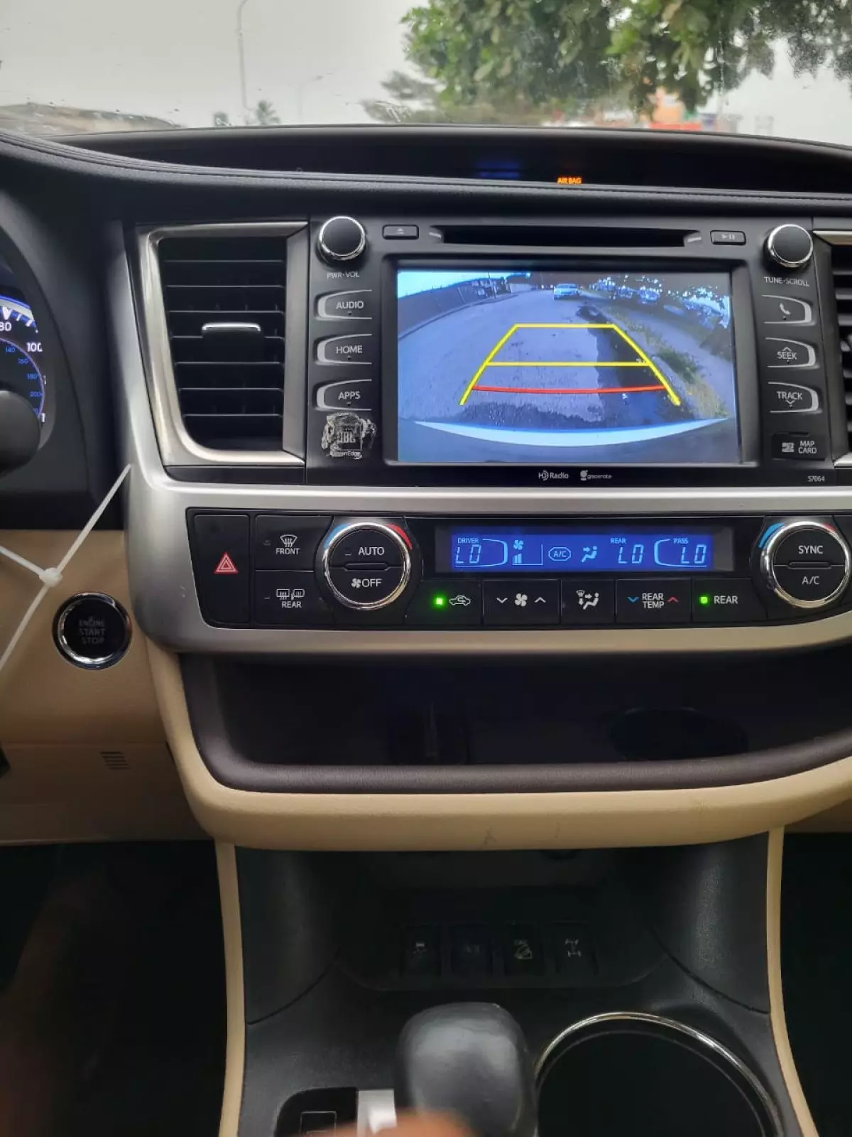 interiorFront