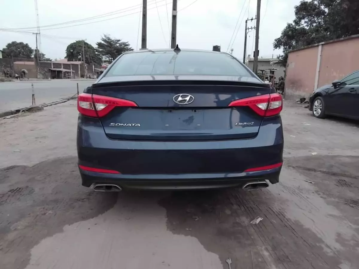 car Right Back
