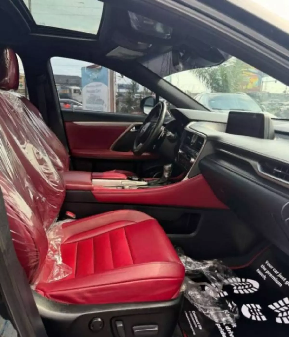 interiorFront