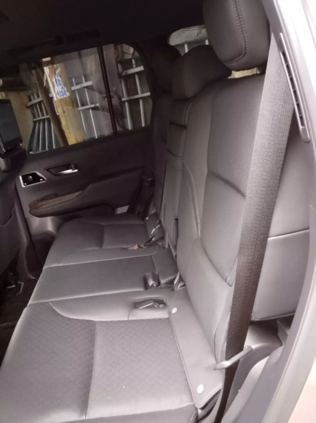 interiorFront