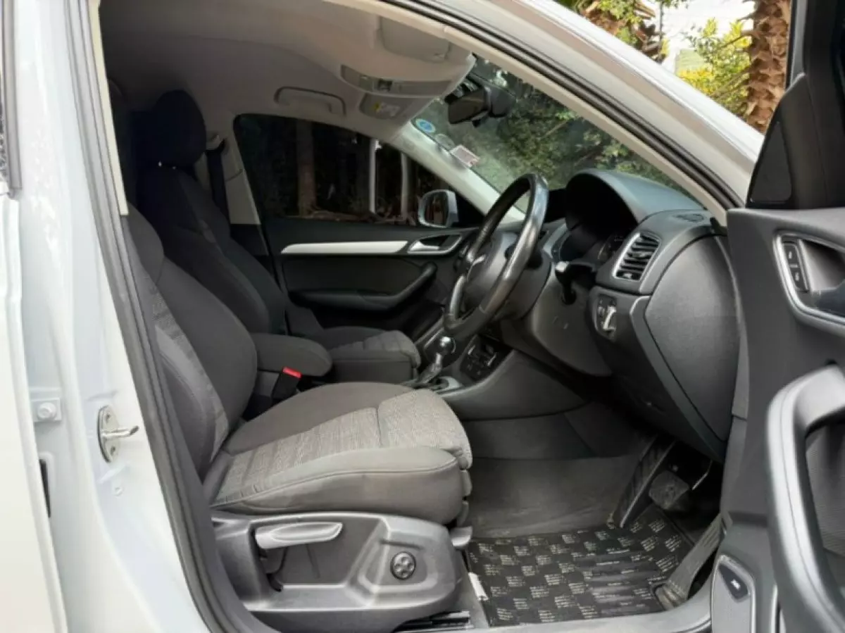 interiorFront