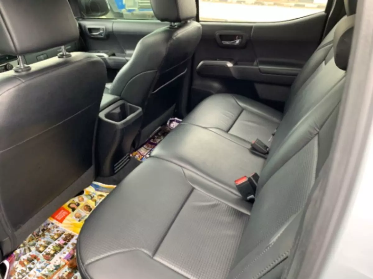 interiorBack