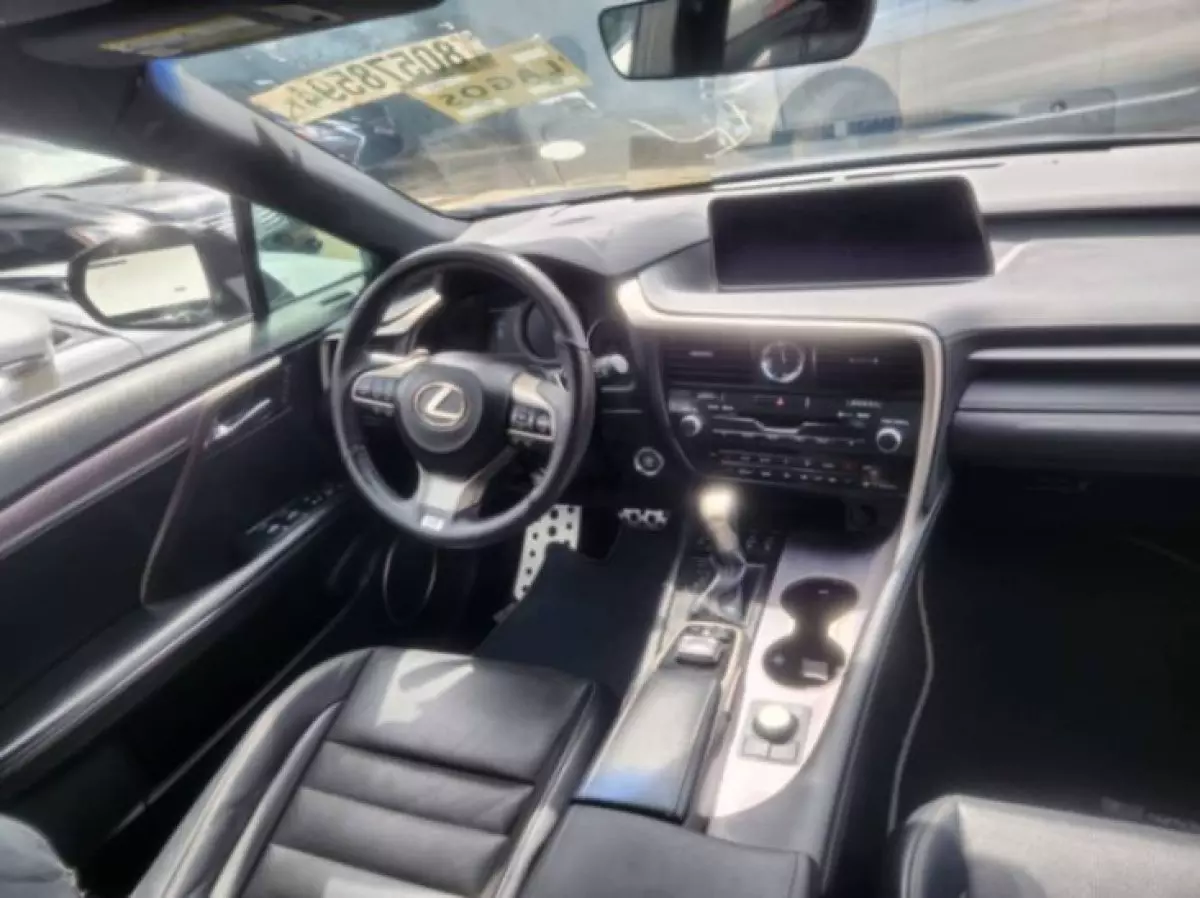 interiorFront