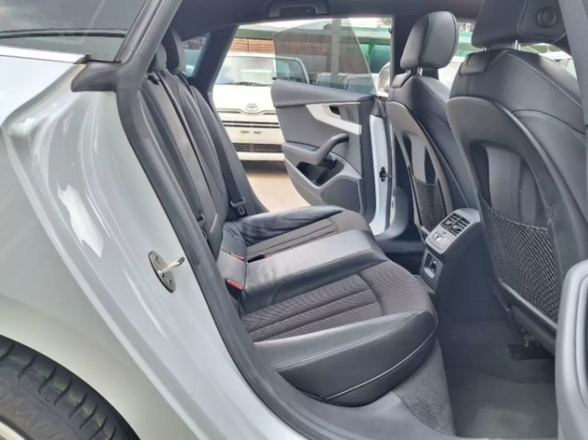 interiorBack