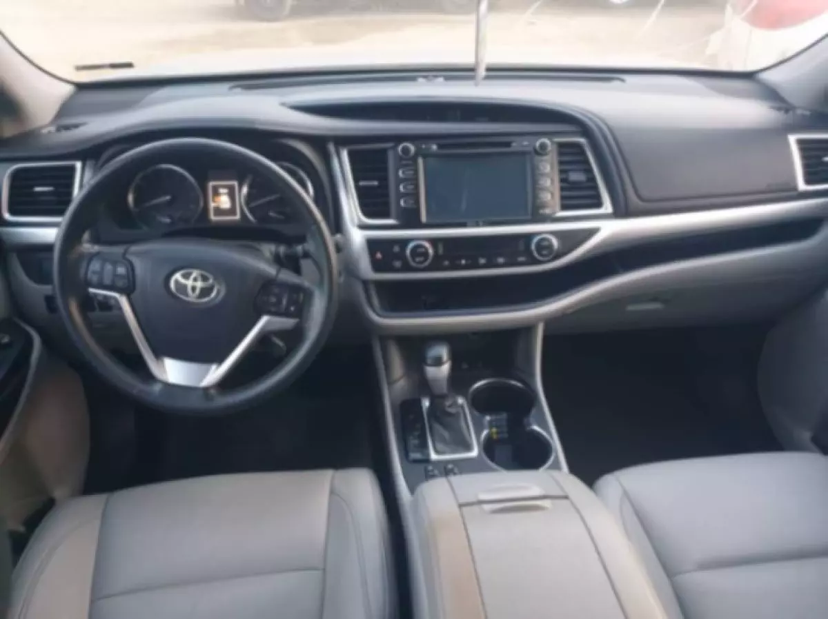 interiorFront