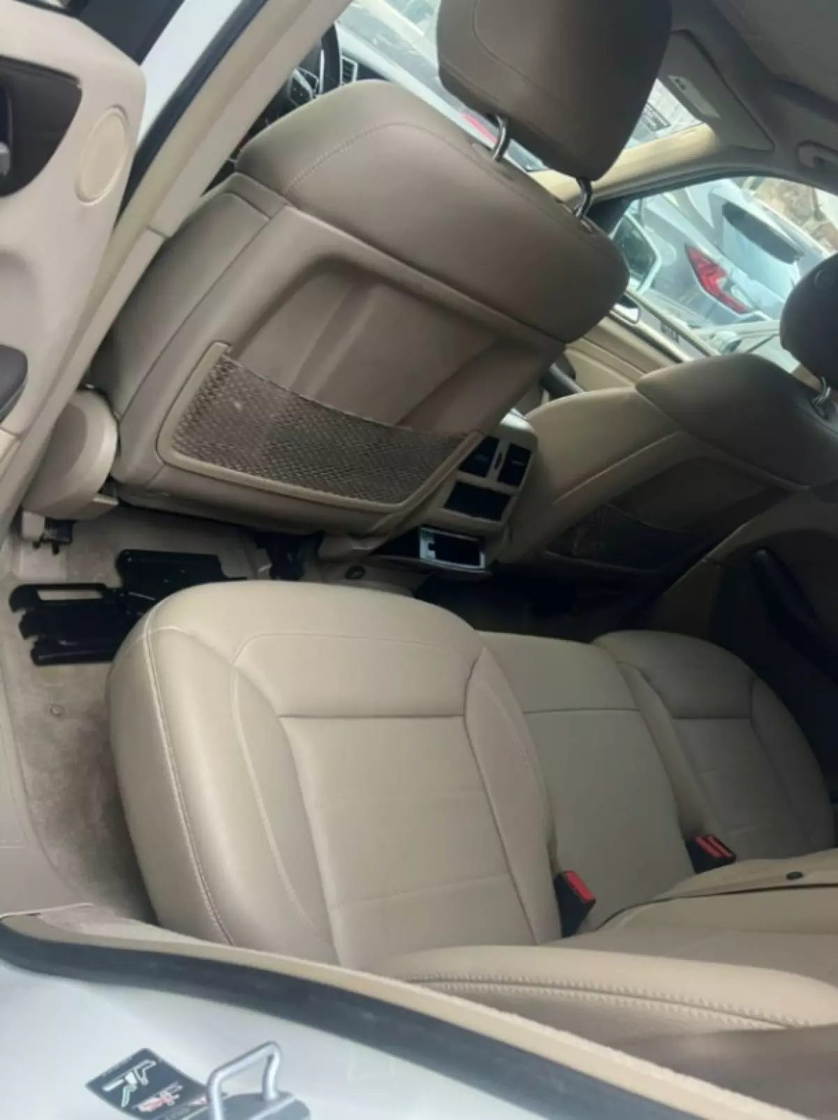 interiorBack