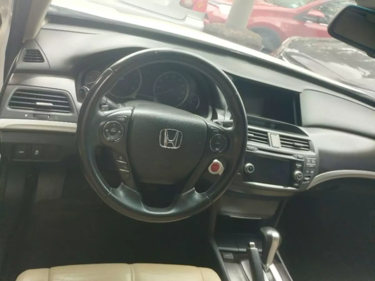 interiorFront