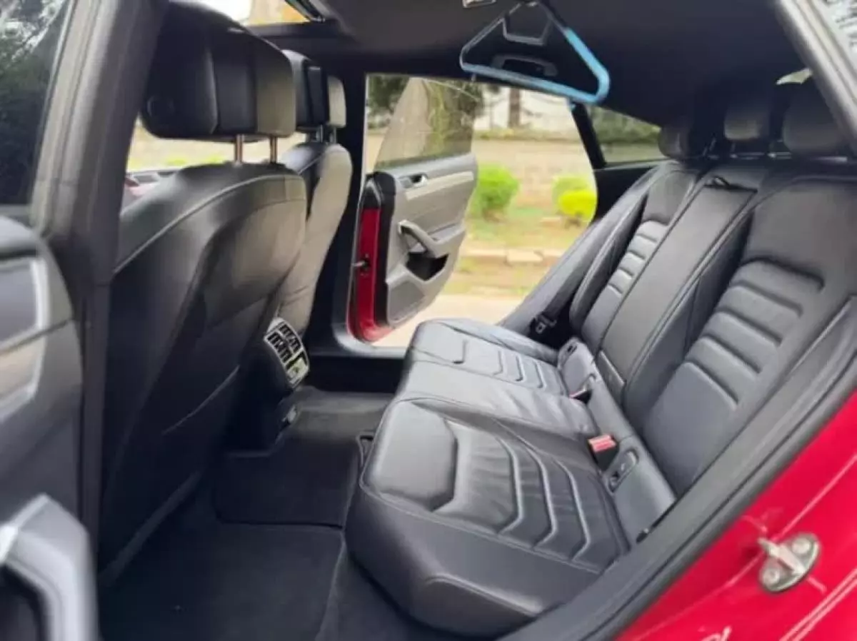 interiorBack