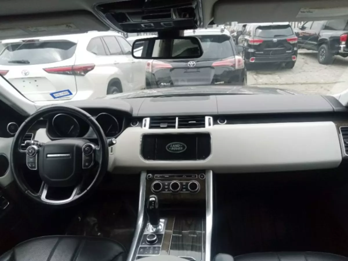 interiorFront