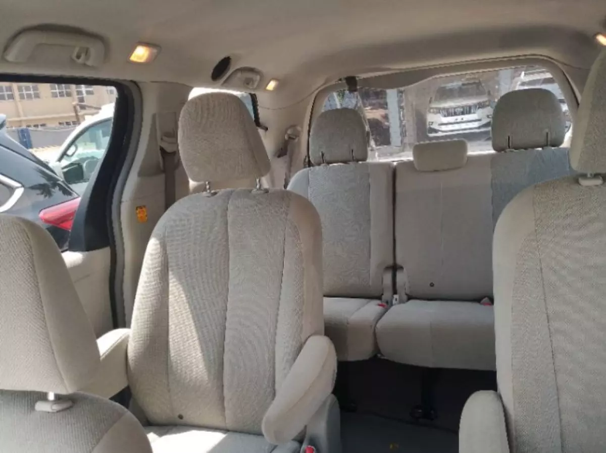 interiorBack