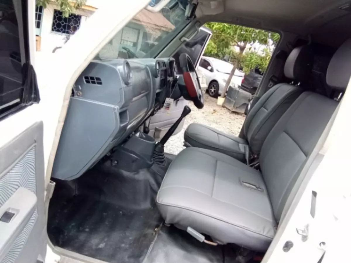 interiorBack