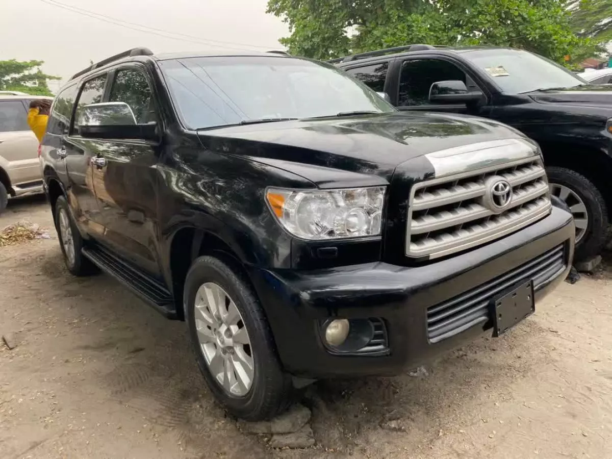 Toyota Sequoia - 2014
