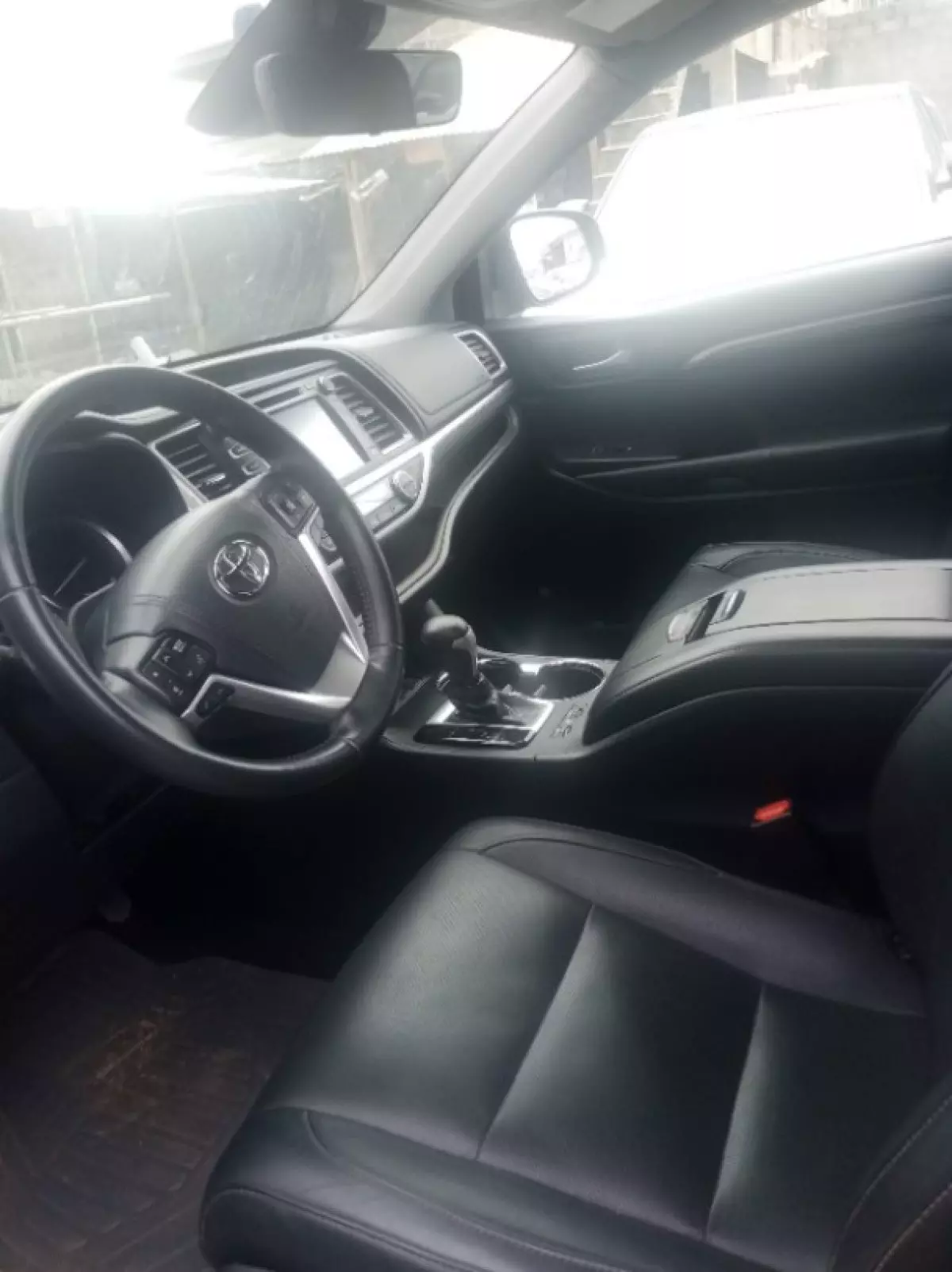 interiorFront