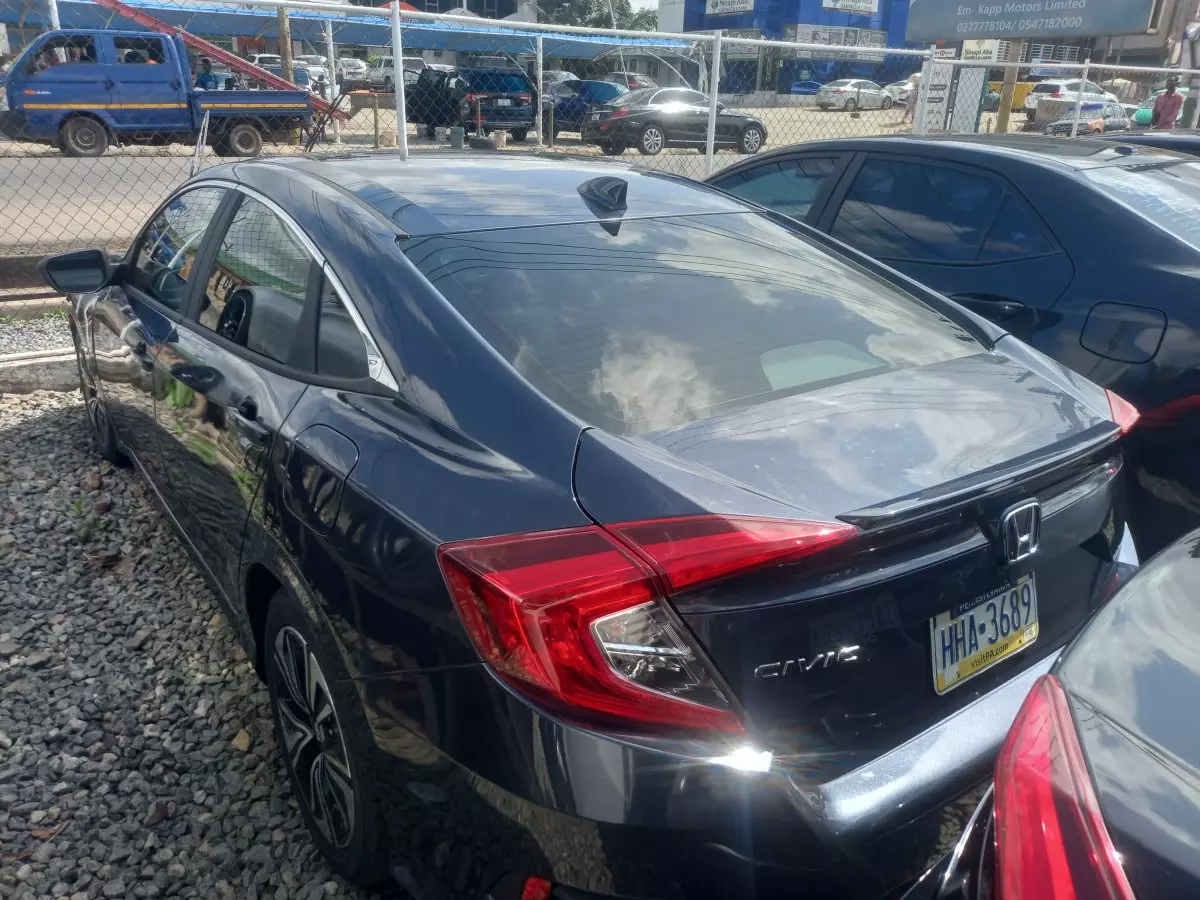 car Right Back