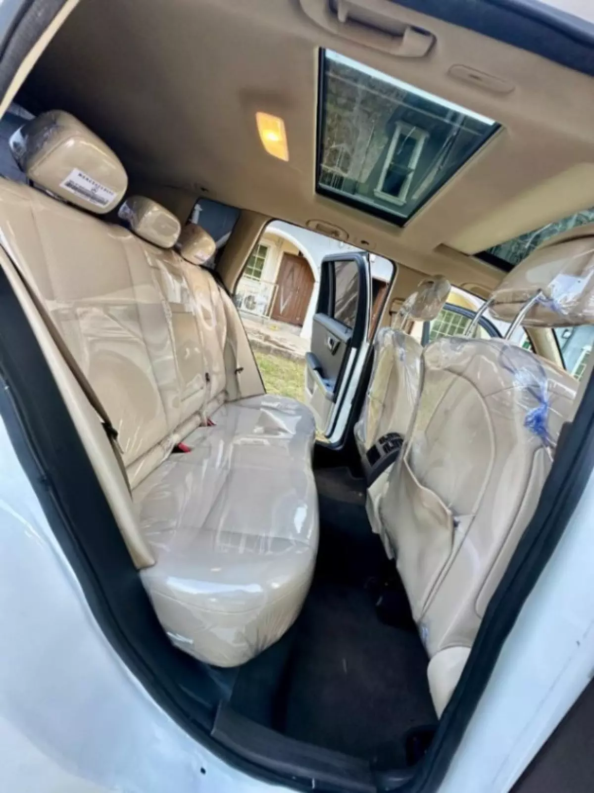interiorBack
