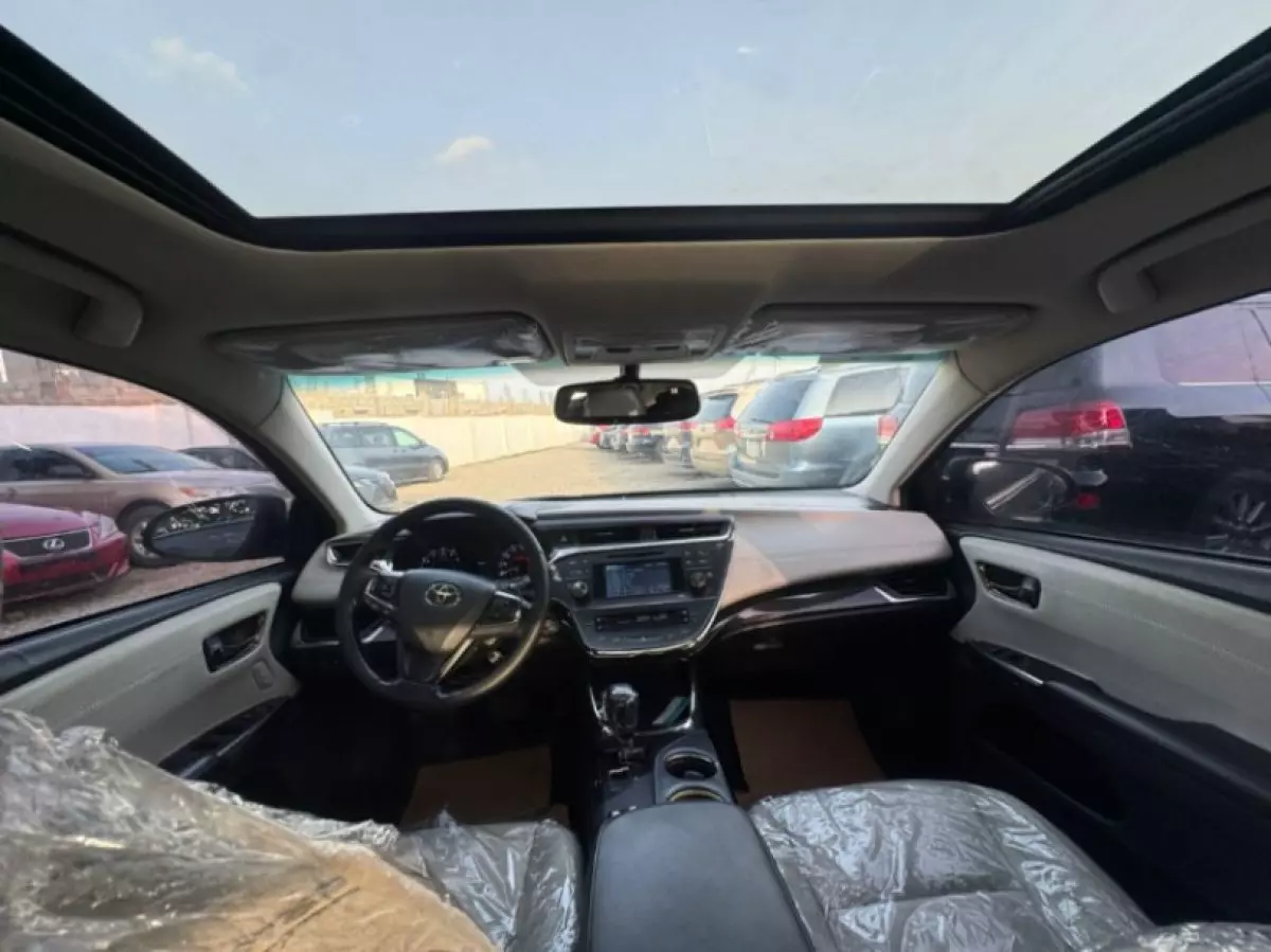 interiorFront