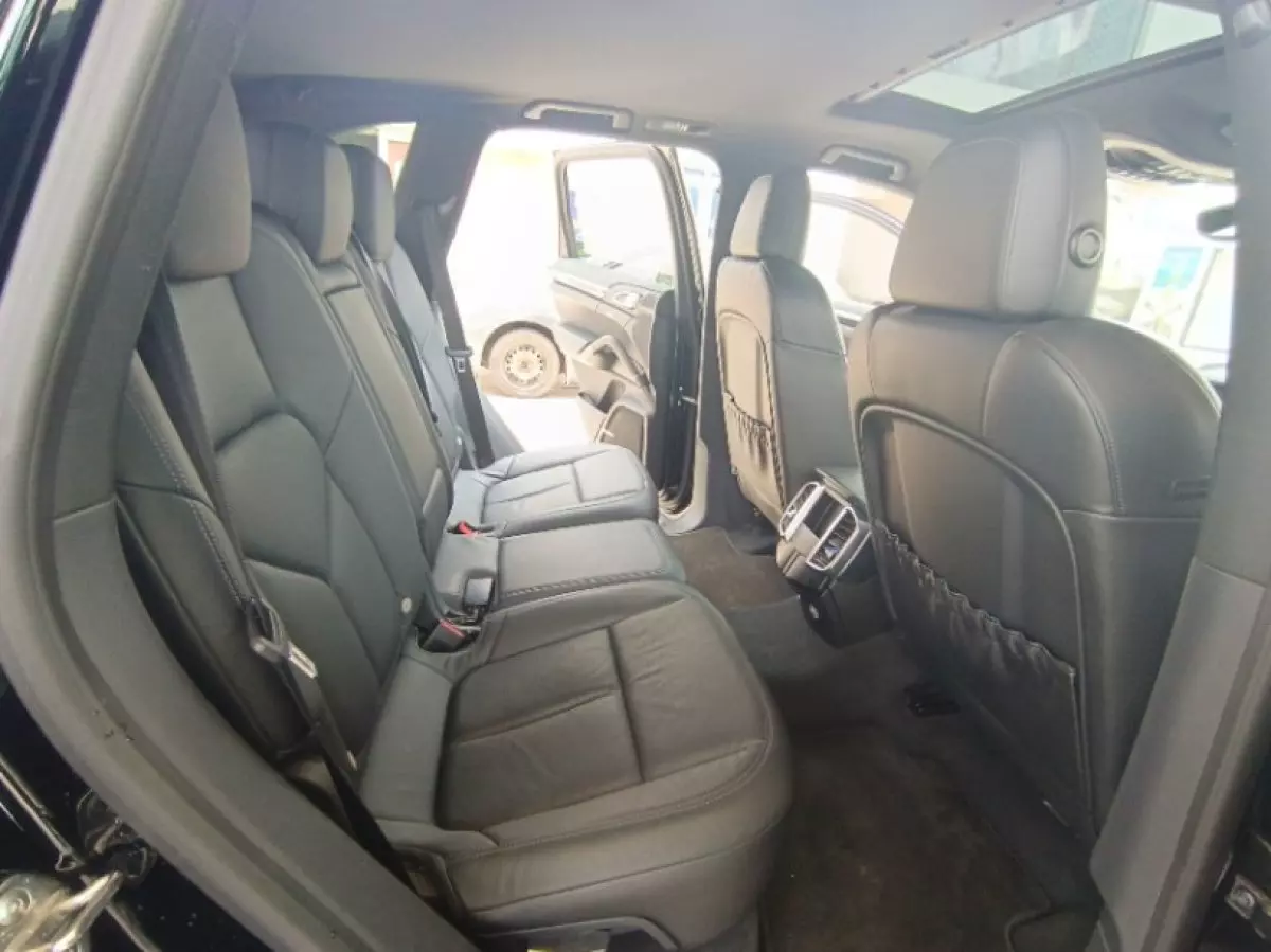 interiorBack