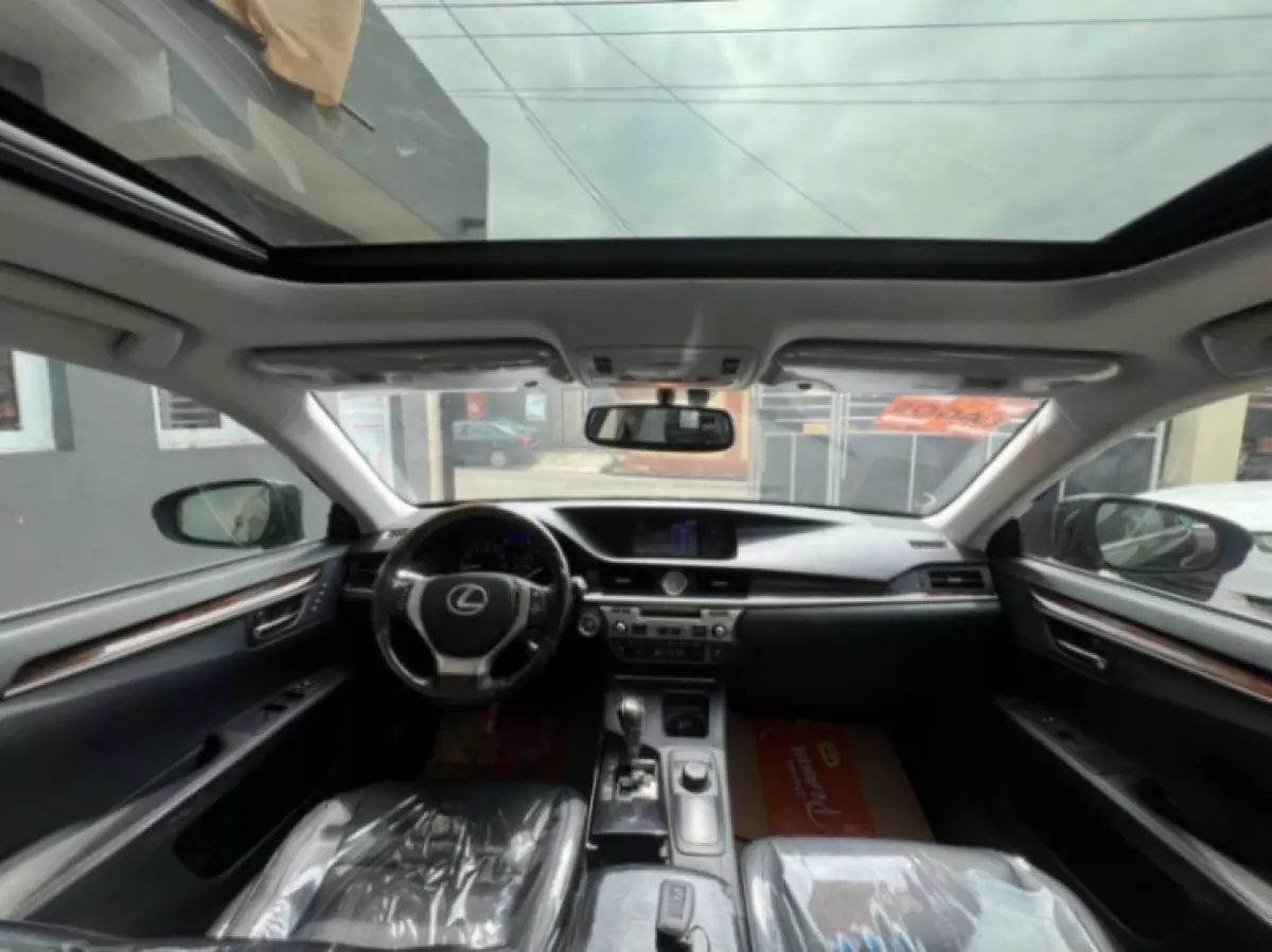 interiorFront