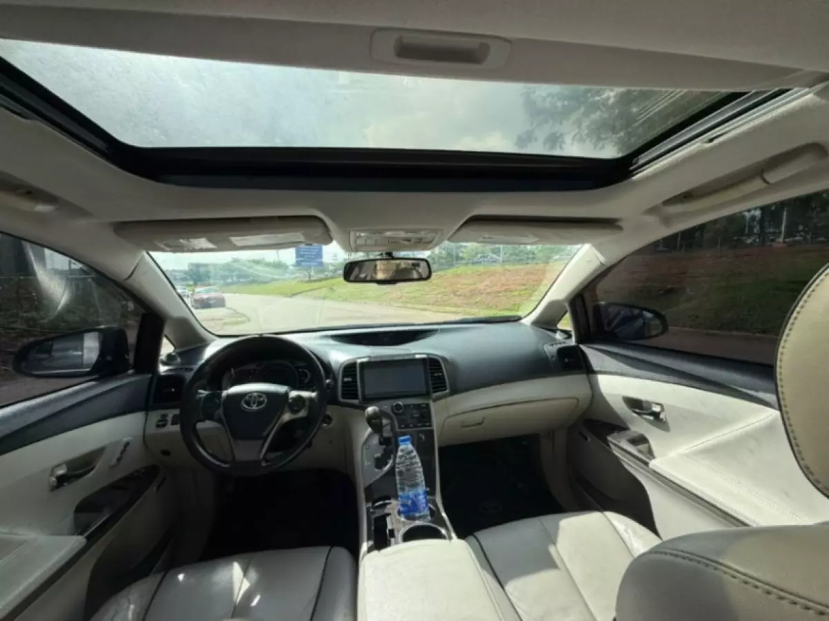interiorFront
