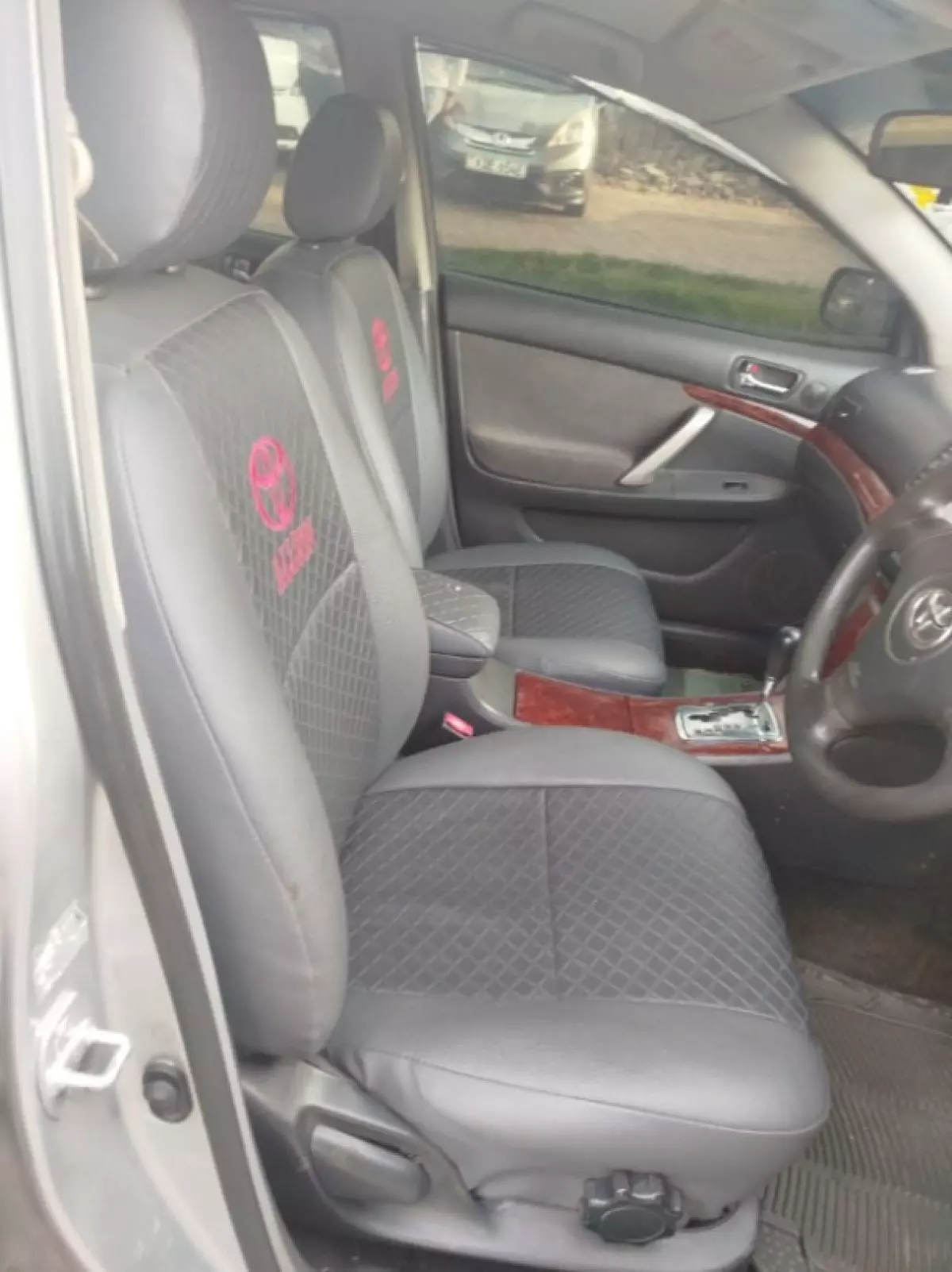 interiorFront