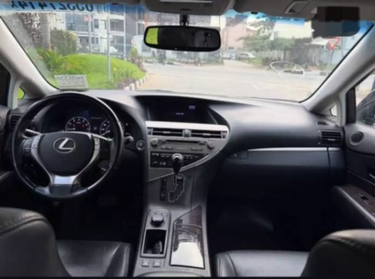 interiorFront