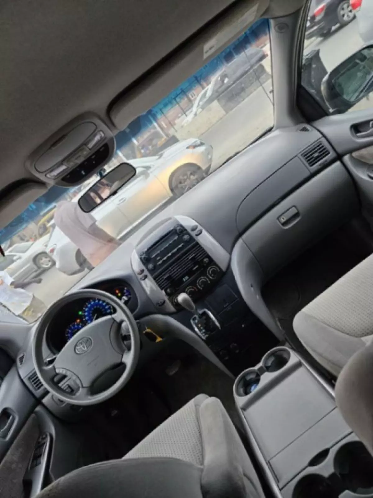 interiorFront