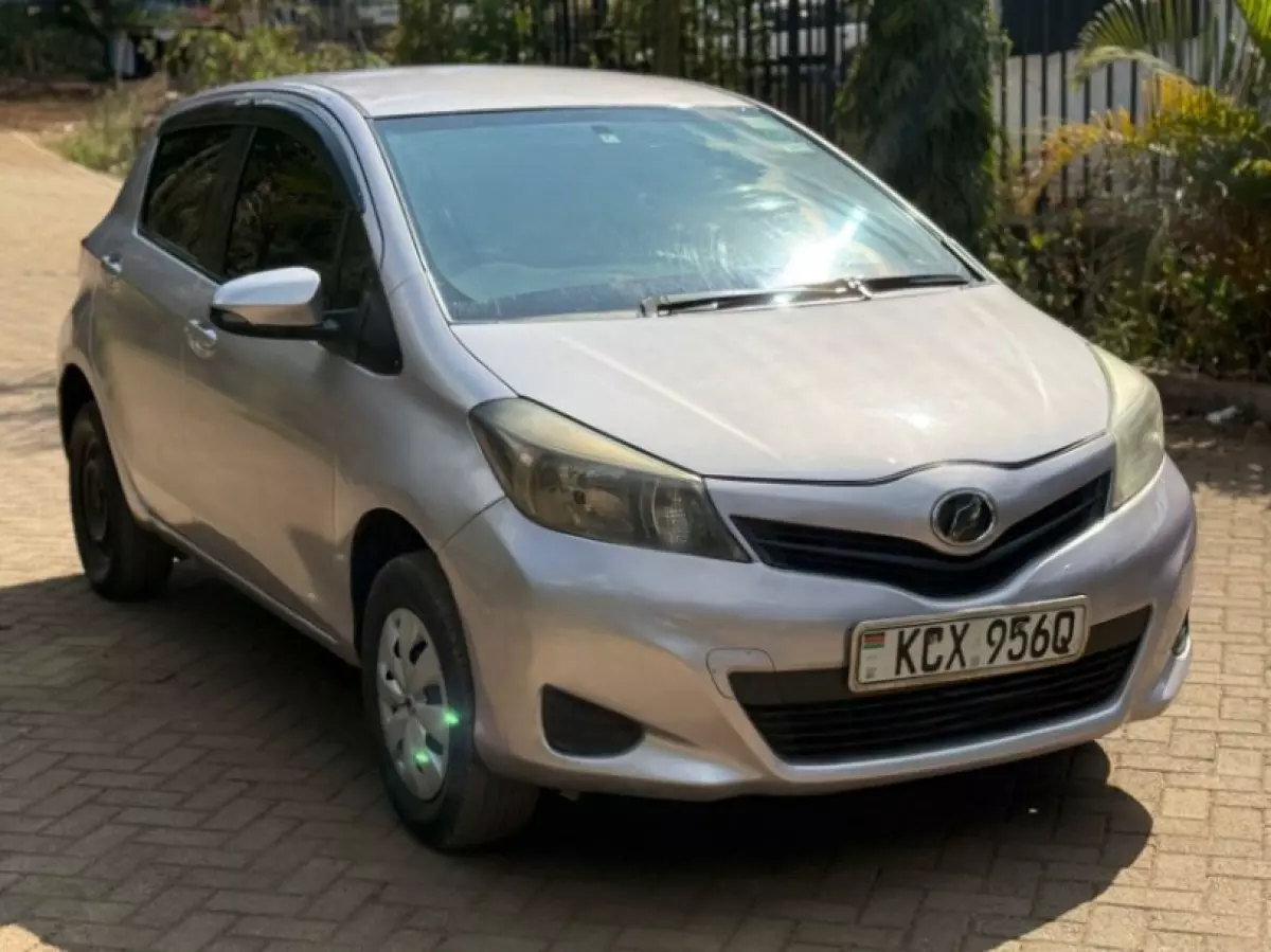 Toyota Vitz - 2012