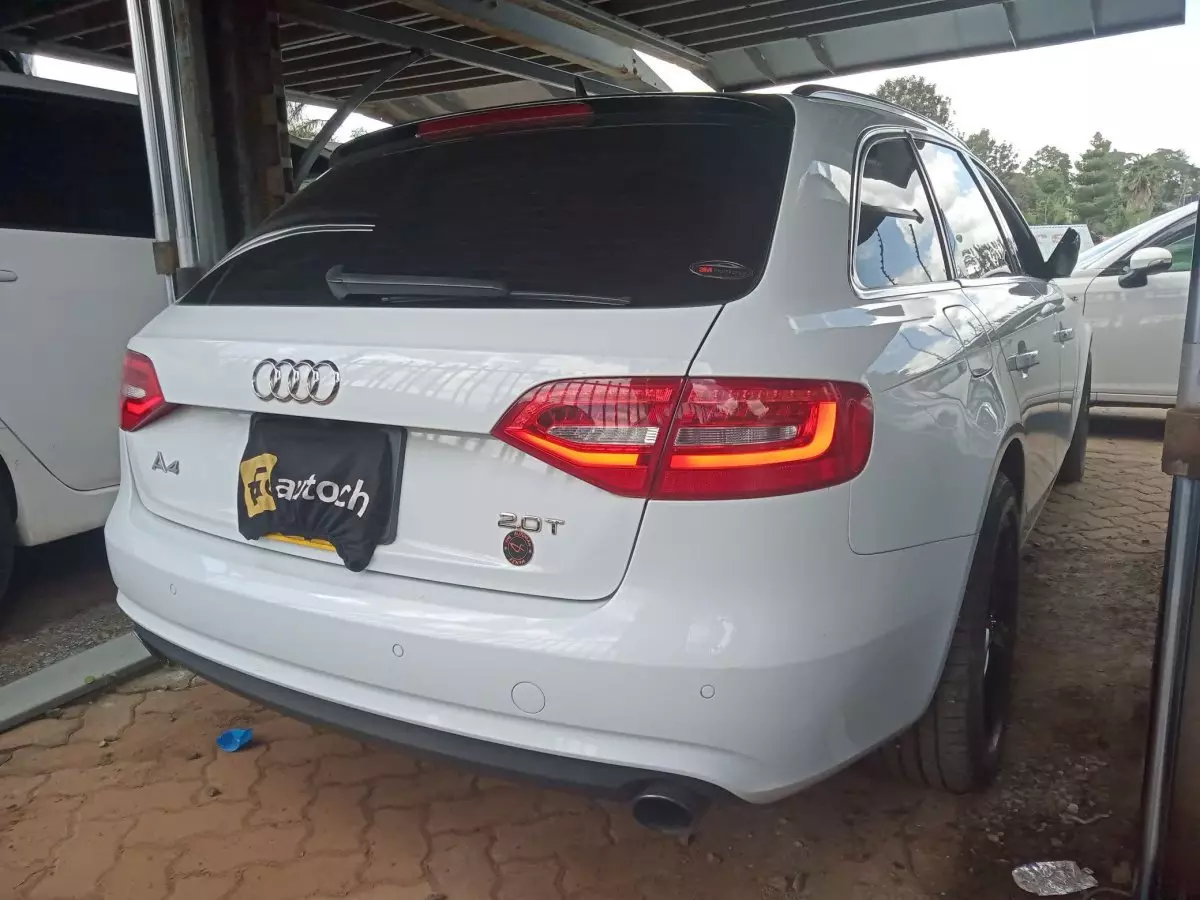 car Right Back