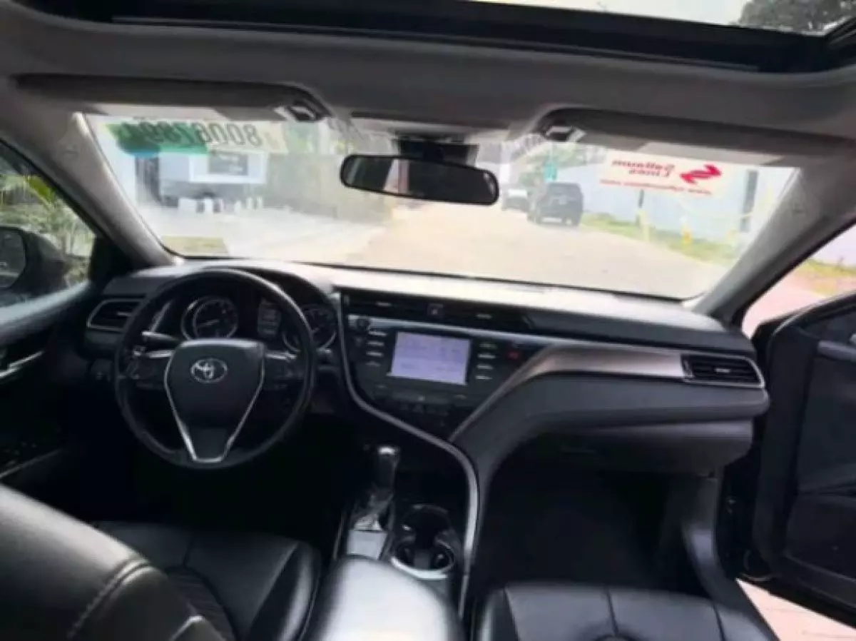 interiorFront