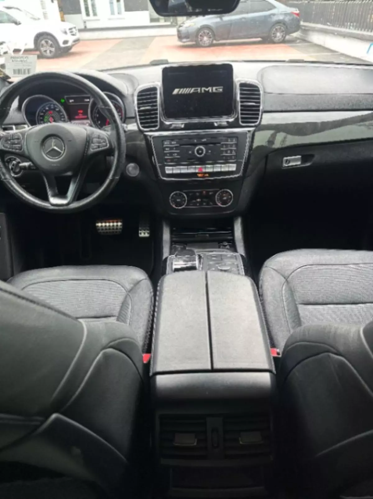 interiorFront