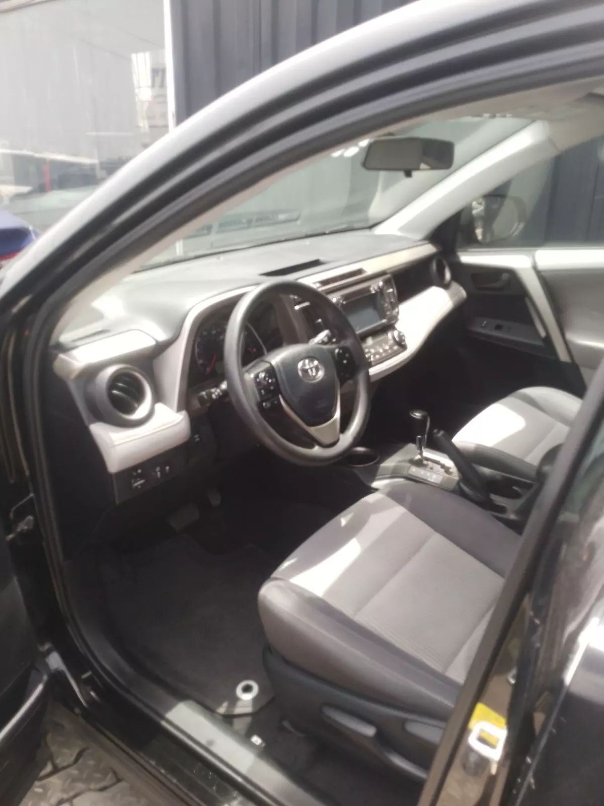 interiorFront