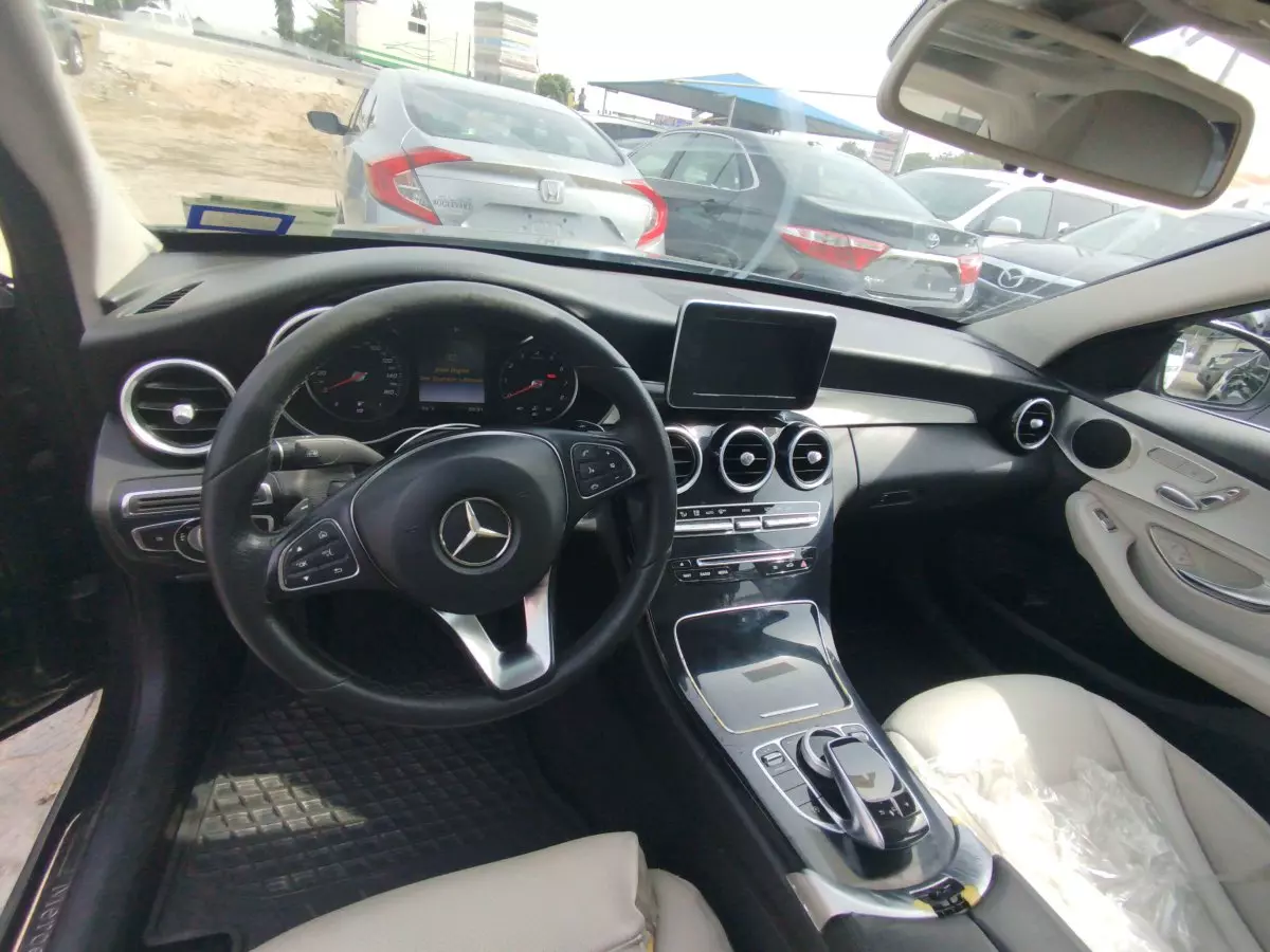 interiorFront