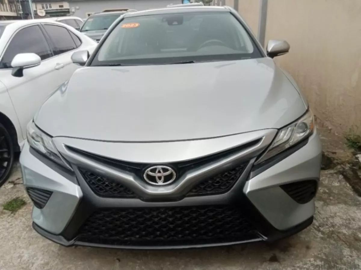 Toyota Camry - 2023