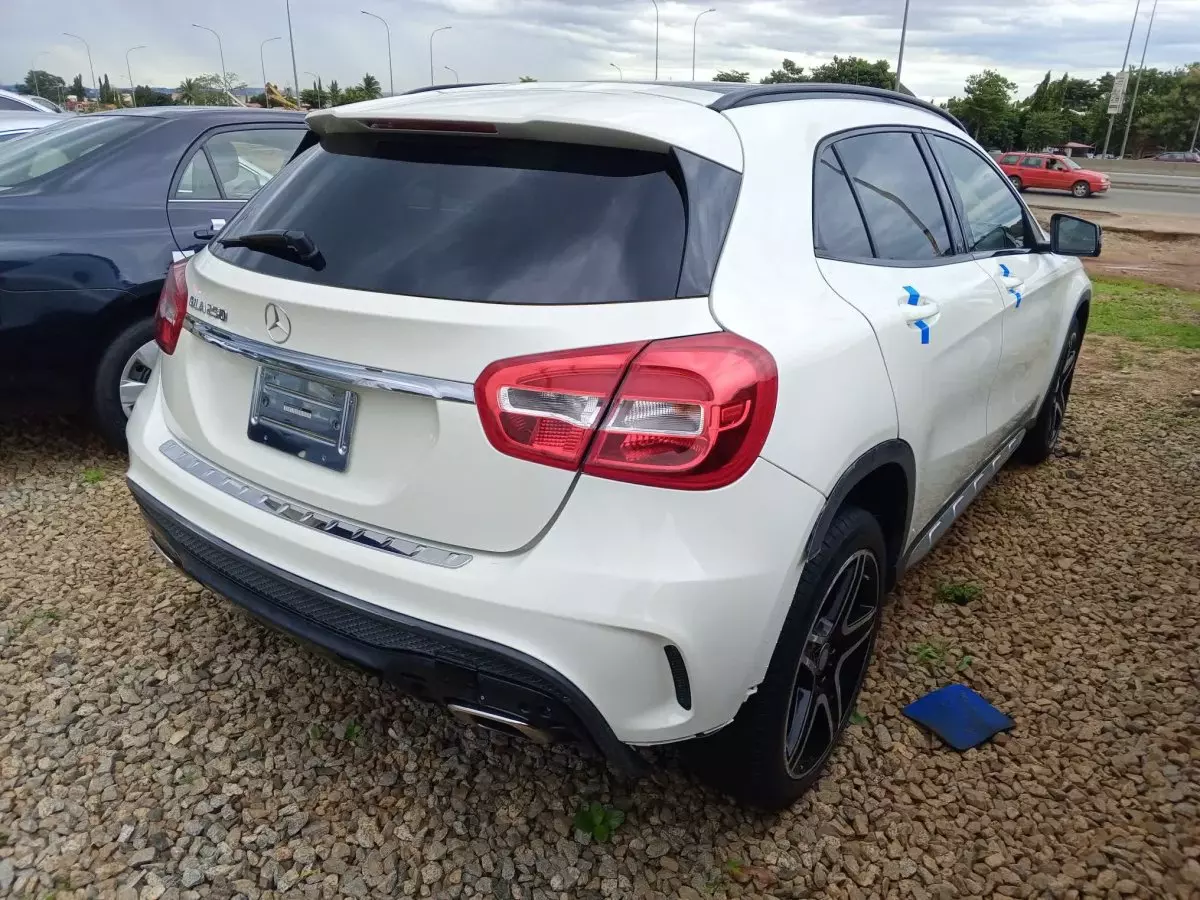 car Right Back