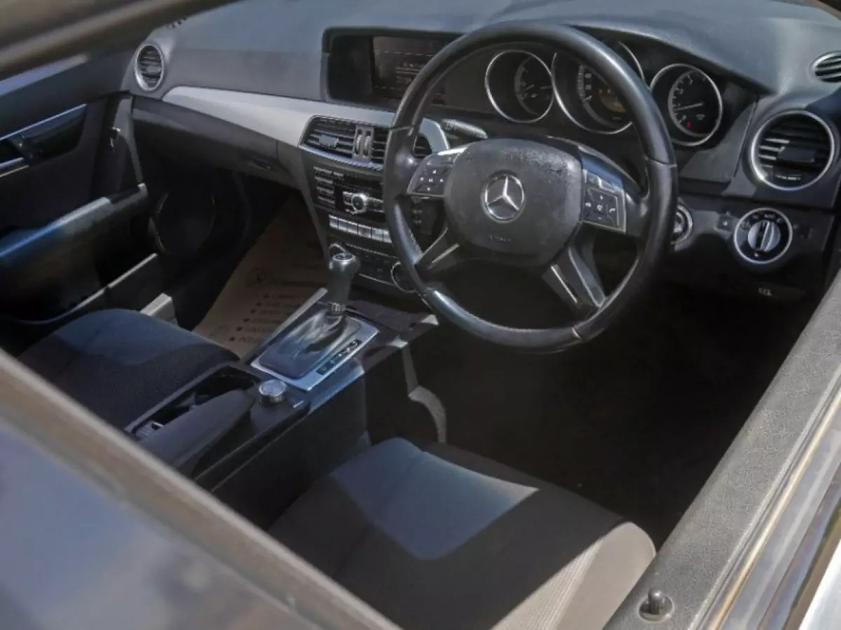 interiorFront