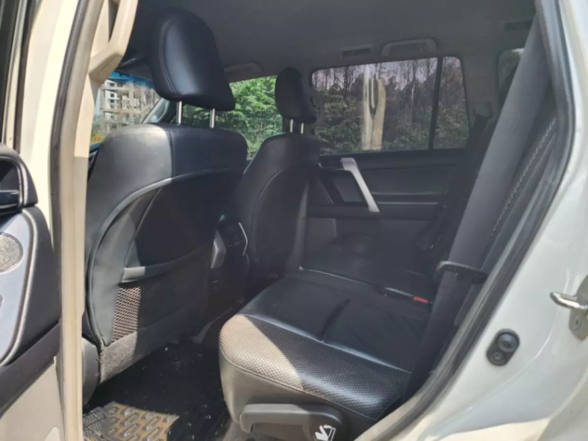 interiorBack